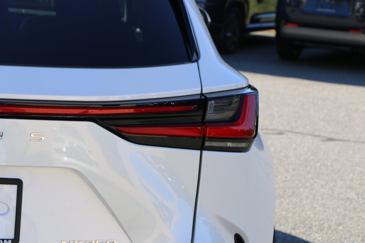 Used 2024 Lexus NX 250 FWD w/ Cold Area Package image 7