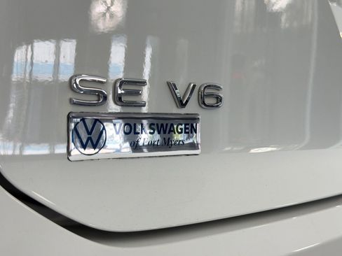 Certified 2022 Volkswagen Atlas Cross Sport SE w/ Panoramic Sunroof Package FWD image 36