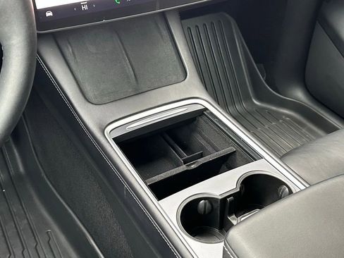 Used 2024 Tesla Model Y Long Range image 43