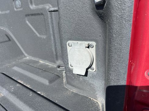 Used 2021 GMC Sierra 2500 SLT w/ SLT Convenience Package image 11