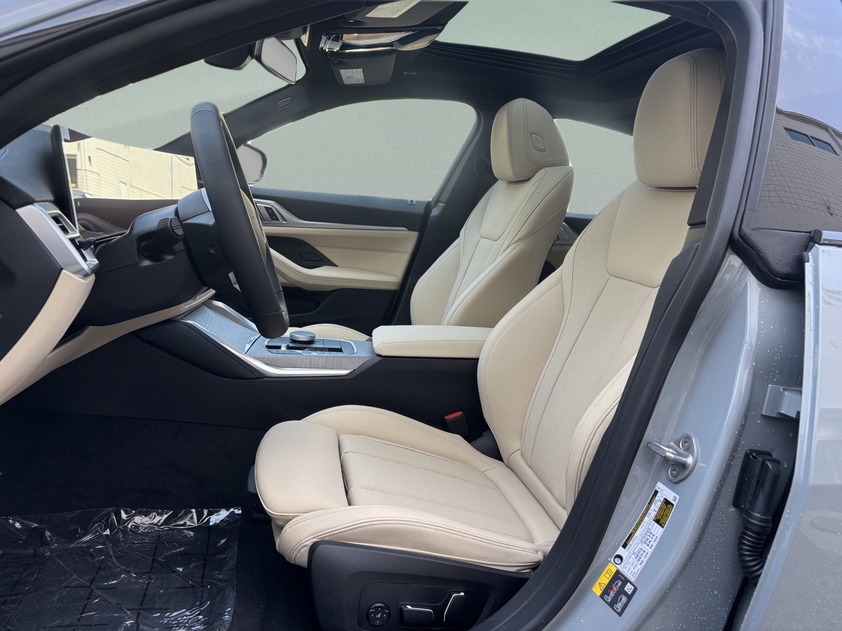 Used 2026 BMW i4 xDrive40i w/ M Sport Package AWD/4WD image 19