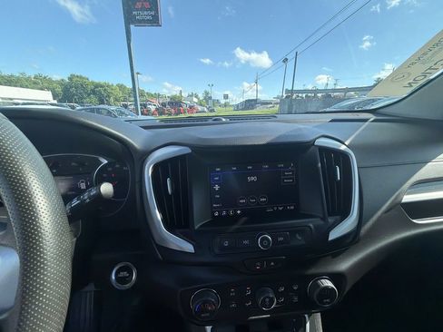 Used 2022 GMC Terrain SLE w/ Driver Convenience Package FWD image 16