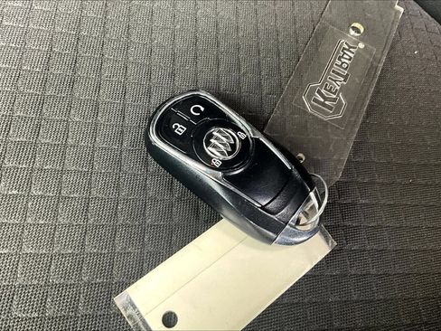 Used 2017 Buick Encore Preferred AWD/4WD image 30