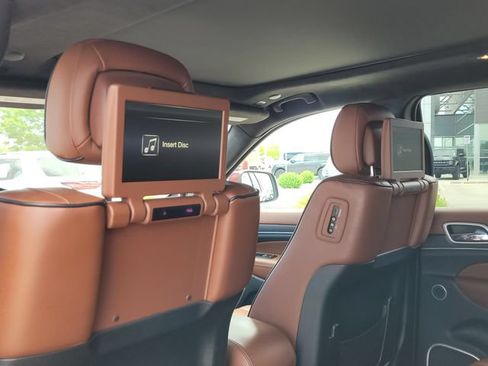 Used 2018 Jeep Grand Cherokee Summit w/ Platinum Series Group AWD/4WD image 9