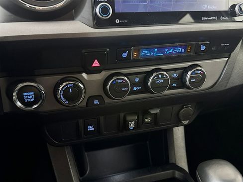 Used 2021 Toyota Tacoma TRD Sport image 14