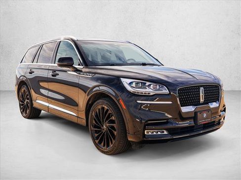 Used 2022 Lincoln Aviator Reserve w/ Equipment Group 201A AWD/4WD image 3