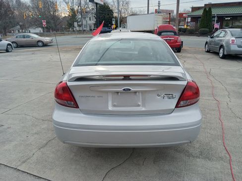 Used 2005 Ford Taurus SE image 5