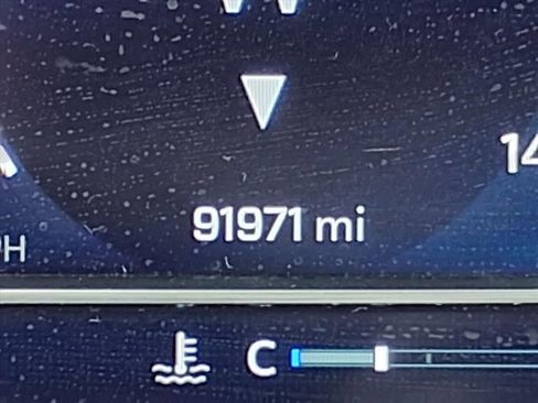 Used 2022 Chevrolet Tahoe LT w/ Luxury Package image 27