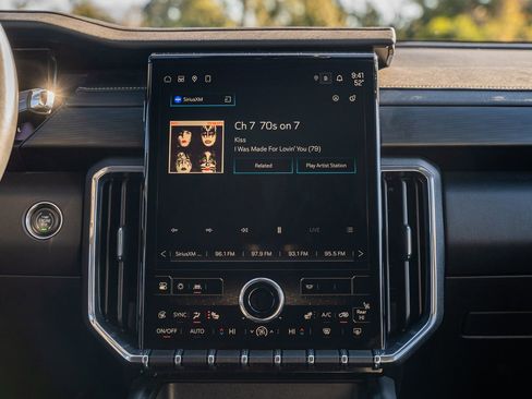 Used 2024 GMC Acadia Elevation image 34