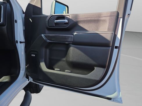 Used 2022 Chevrolet Silverado 2500 LTZ w/ LTZ Plus Package image 35