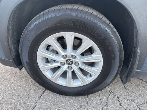 Used 2025 Toyota Grand Highlander AWD image 23