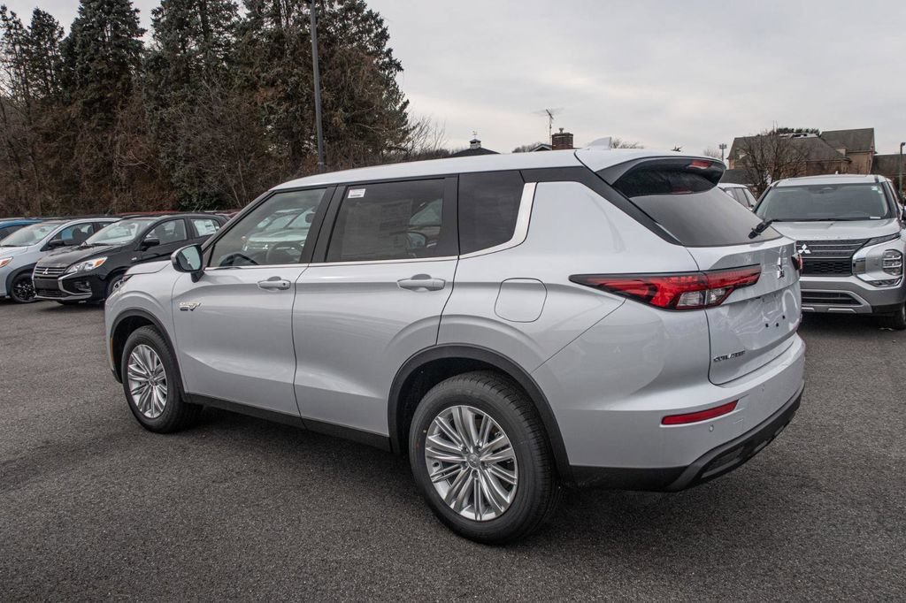 Used 2025 Mitsubishi Outlander ES AWD/4WD image 11