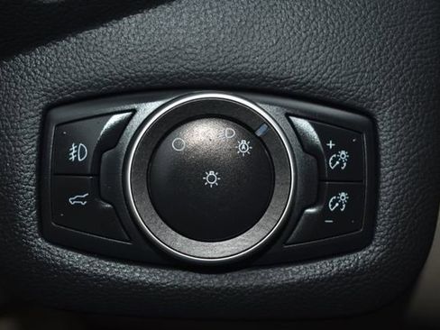 Used 2017 Ford Escape SE FWD image 18