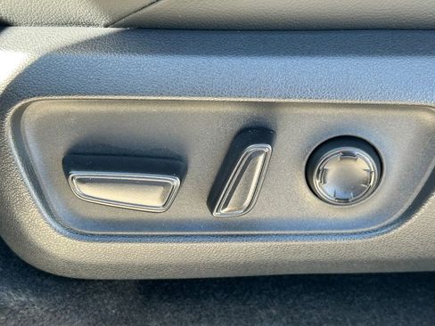 Certified 2025 Toyota 4Runner Limited image 27