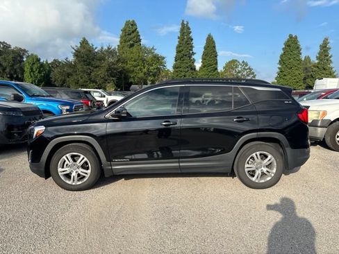 Used 2020 GMC Terrain SLE w/ Driver Convenience Package FWD image 8
