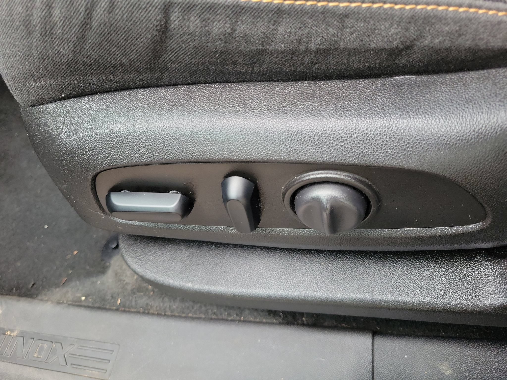 Used 2019 Chevrolet Equinox LT w/ Sun & Navigation Package FWD image 7