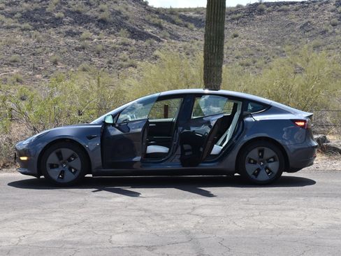 Used 2023 Tesla Model 3 Long Range AWD/4WD image 7