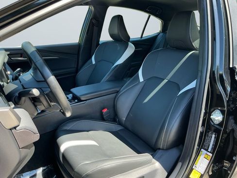 Used 2025 Toyota Camry SE w/ Convenience Package AWD/4WD image 10