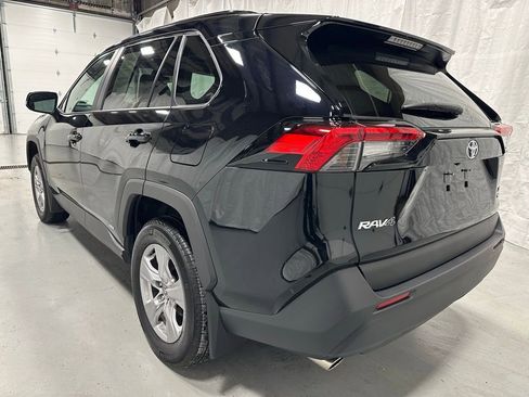 Used 2025 Toyota RAV4 XLE w/ Convenience Package image 5