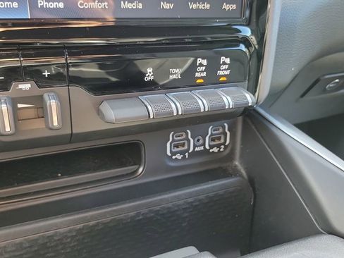 Used 2023 RAM 1500 Big Horn RWD image 19