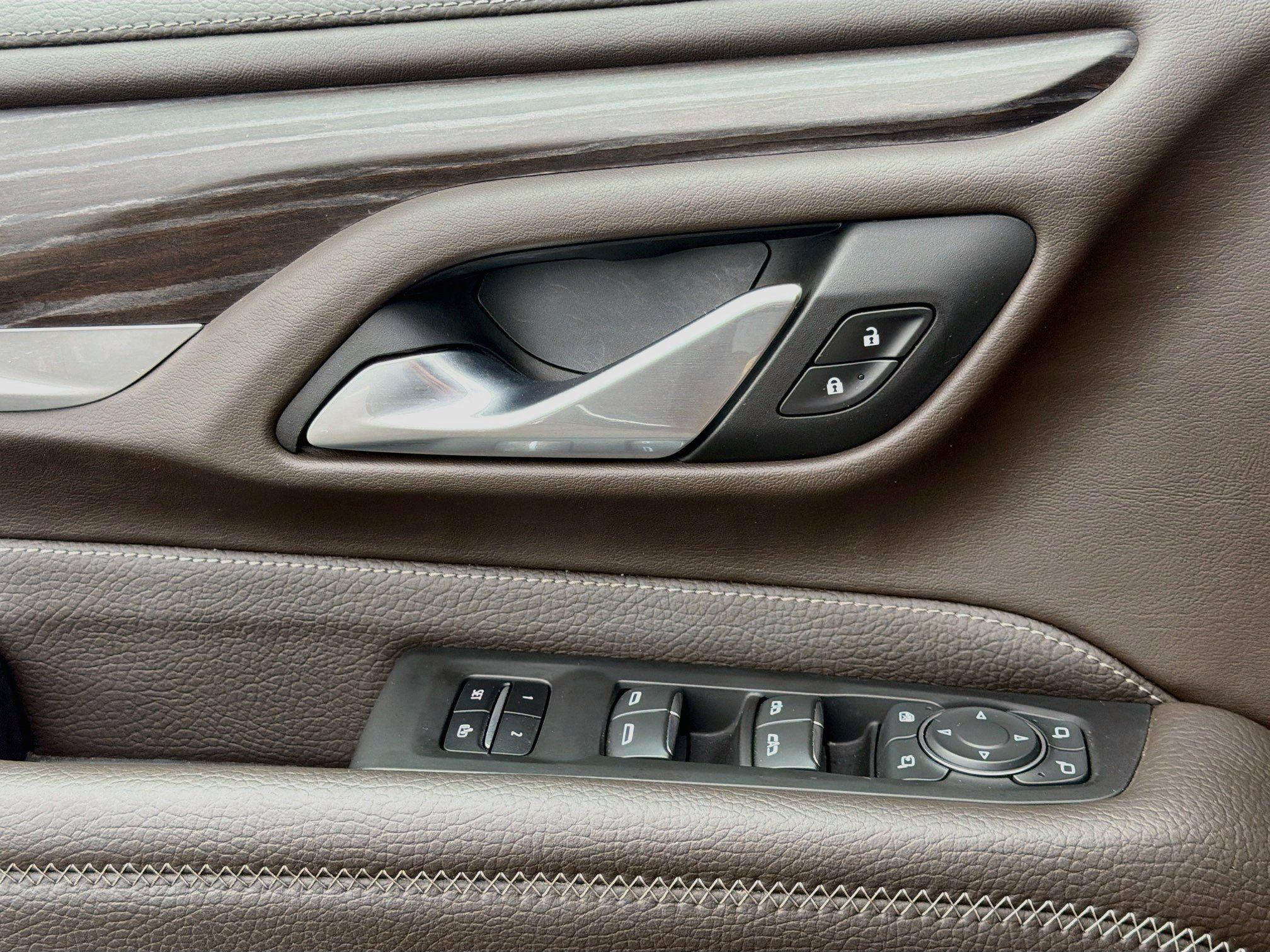Used 2022 GMC Yukon Denali w/ Denali Premium Package RWD image 18
