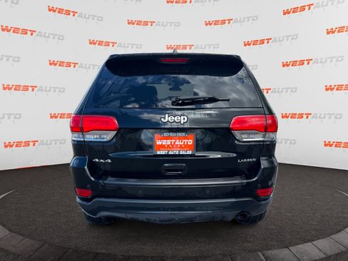 Used 2018 Jeep Grand Cherokee Laredo AWD/4WD image 4