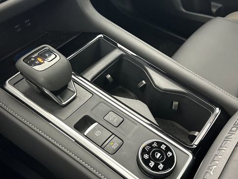 New 2026 Nissan Pathfinder SL w/ SL Premium Package image 21