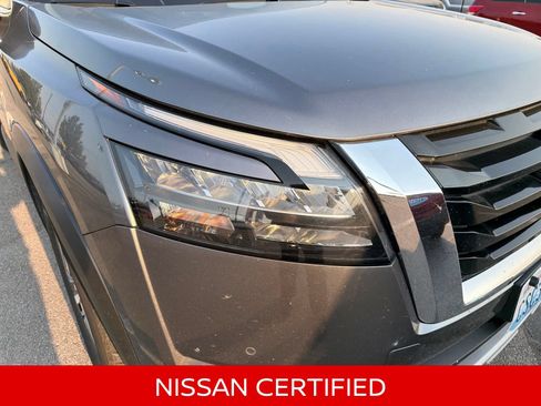 Certified 2025 Nissan Pathfinder SL AWD/4WD image 4