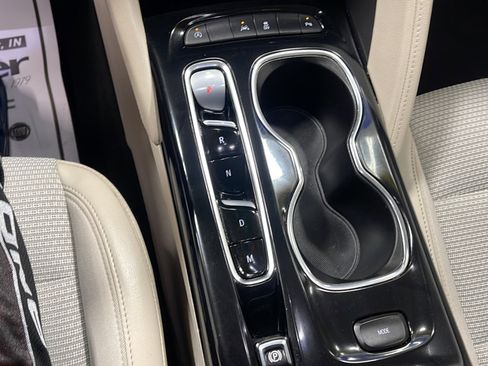 Used 2022 Buick Envision Preferred FWD image 12
