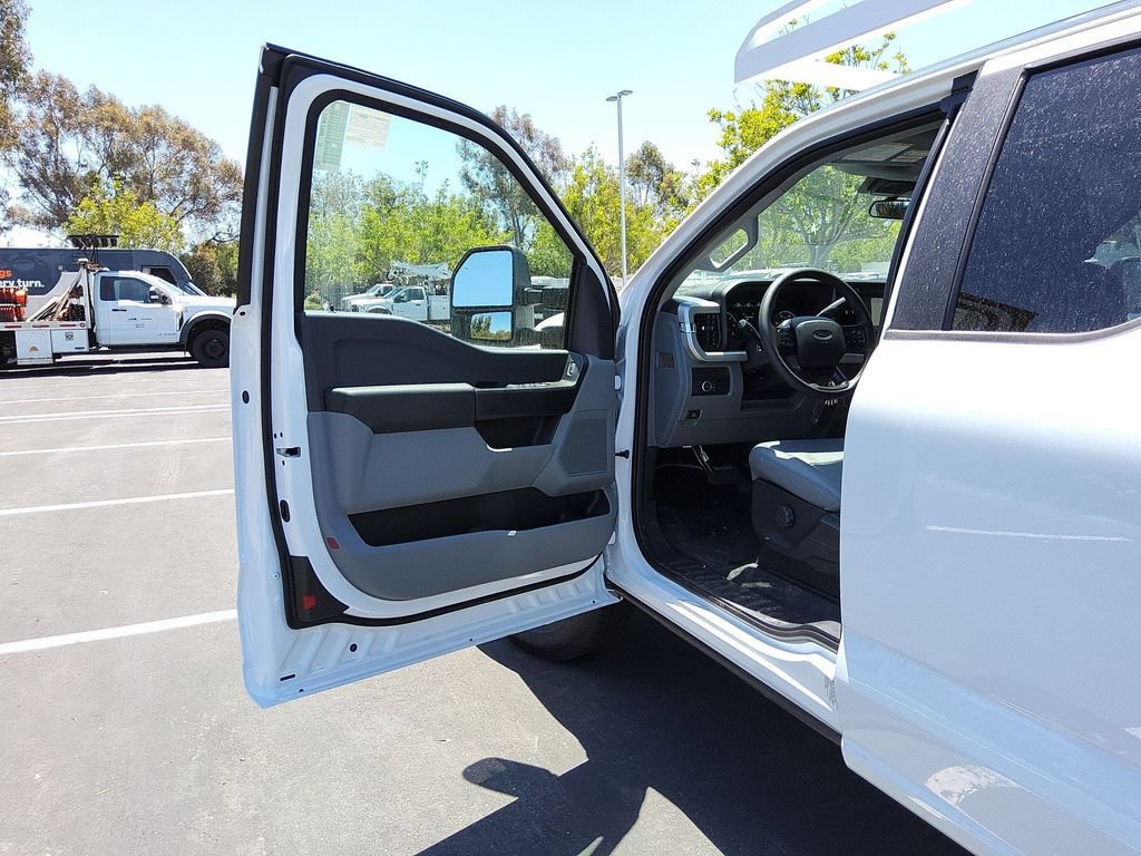 New 2026 Ford F350 XL w/ XL Chrome Package RWD image 5