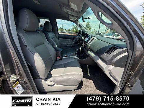 Used 2014 Toyota Tacoma 4x4 Double Cab w/ TRD Sport Package image 31