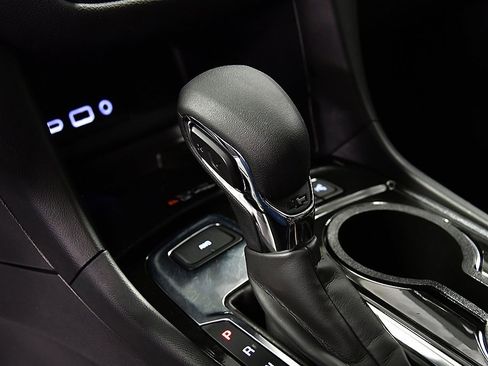 Used 2022 Chevrolet Equinox Premier image 22