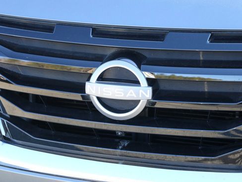 Used 2025 Nissan Pathfinder Platinum w/ Cargo Package image 12