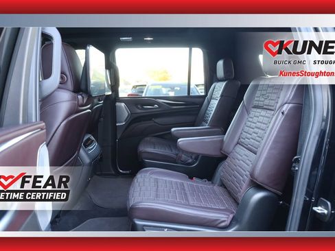Used 2024 Cadillac Escalade ESV Sport Platinum w/ LPO, ONYX Package image 40