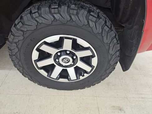 Used 2021 Toyota 4Runner TRD Off-Road Premium w/ Moonroof Package AWD/4WD image 21