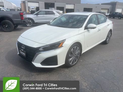 Used 2023 Nissan Altima 2.5 SL image 4