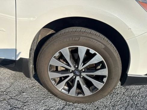 Used 2017 Subaru Outback 3.6R Limited AWD/4WD image 12