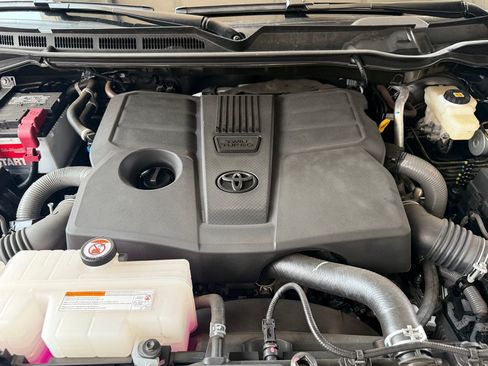 Used 2024 Toyota Tundra Limited AWD/4WD image 56
