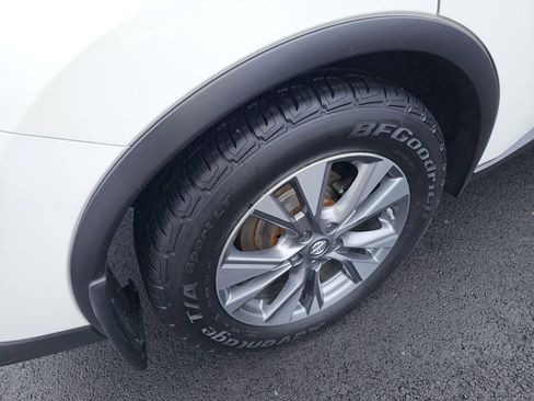 Used 2017 Nissan Murano S image 14