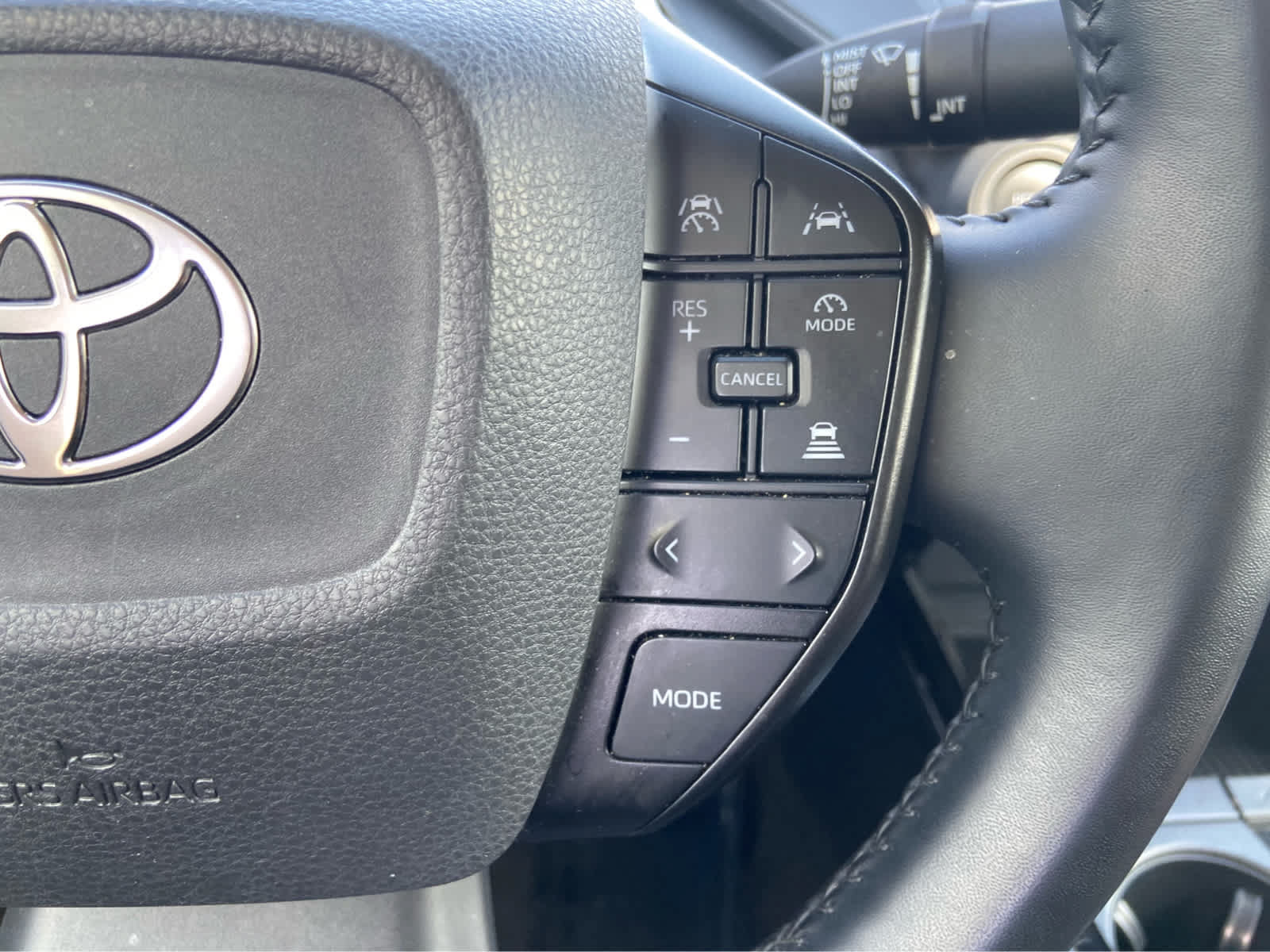 Used 2024 Toyota Prius LE FWD image 20