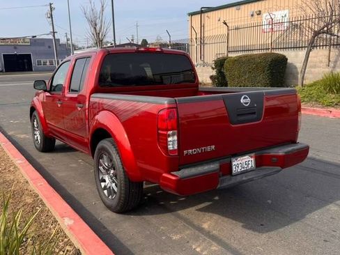 Used 2012 Nissan Frontier SV w/ Sport Appearance Pkg image 3