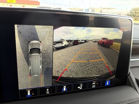 Used 2024 Chevrolet Tahoe High Country w/ Premium Package image 24