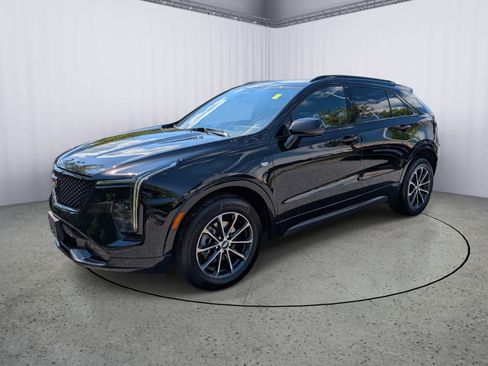 Used 2024 Cadillac XT4 Sport w/ Active Safety Package AWD/4WD image 6