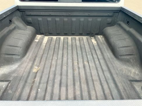 Used 2022 Nissan Frontier SV image 23