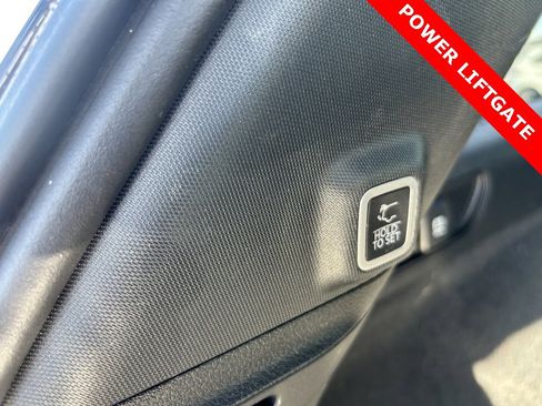 Used 2023 Jeep Grand Cherokee Overland image 14