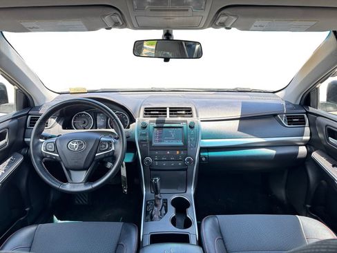 Used 2017 Toyota Camry SE FWD image 12