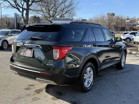 Used 2022 Ford Explorer XLT w/ Equipment Group 202A image 6