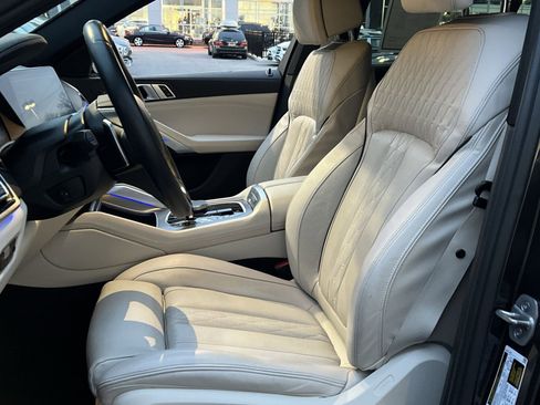 Used 2023 BMW X6 xDrive40i w/ Luxury Seating Package image 11