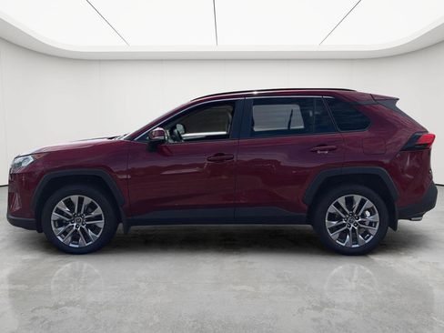 Used 2019 Toyota RAV4 XLE Premium w/ Cold Weather Package AWD/4WD image 8