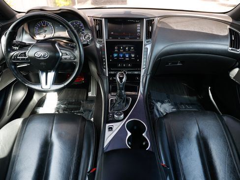 Used 2017 INFINITI Q60 Red Sport 400 AWD/4WD image 2